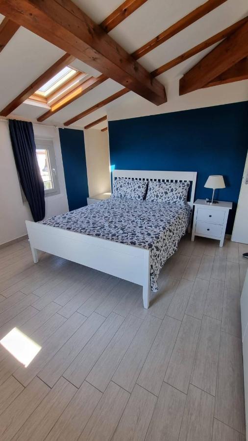 Casa Elsa Appartement Torri Del Benaco Buitenkant foto